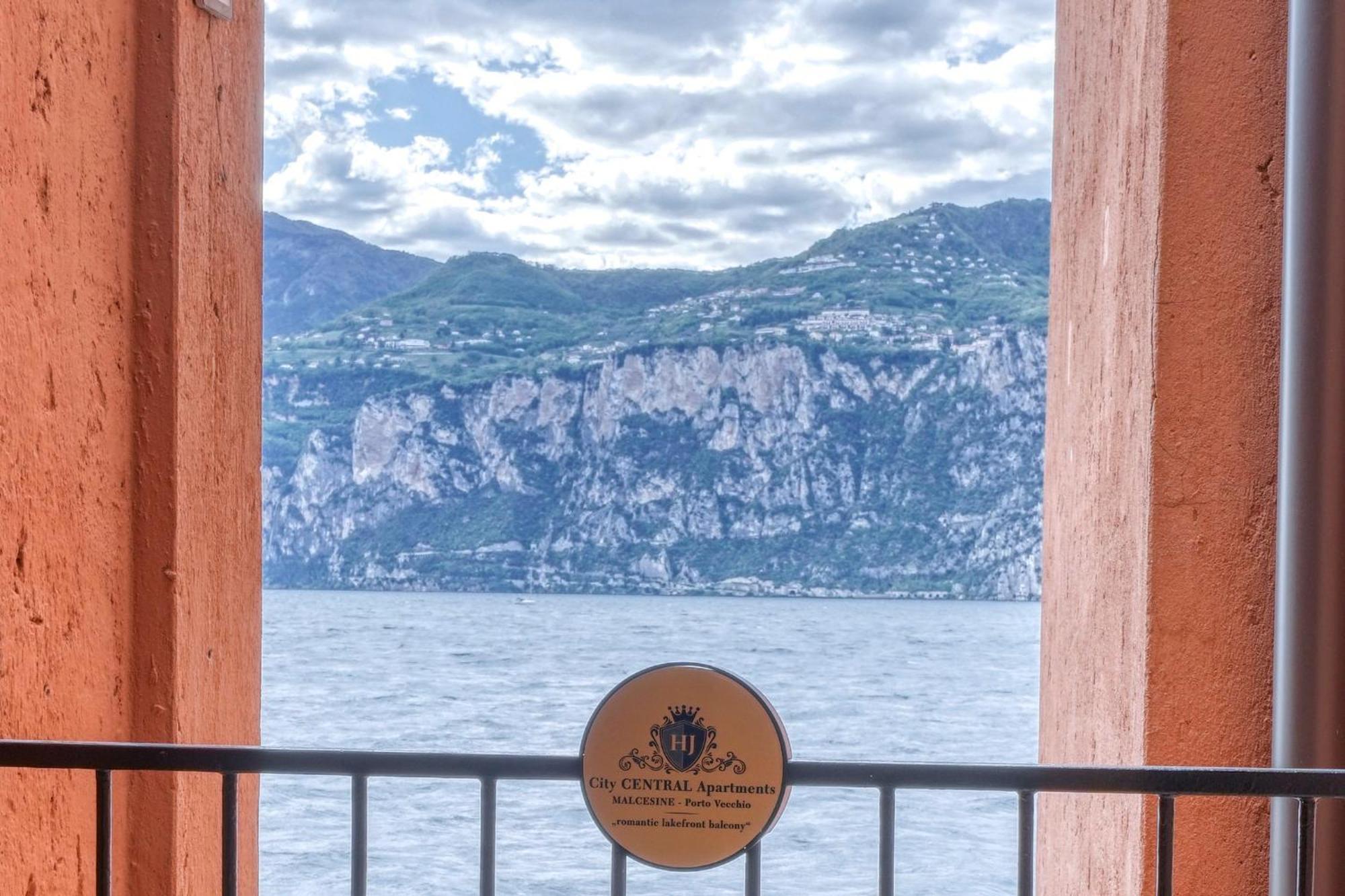 City Central Apartment Romantic Lakefront Balcony - Malcesine - Porto Vecchio 11 외부 사진